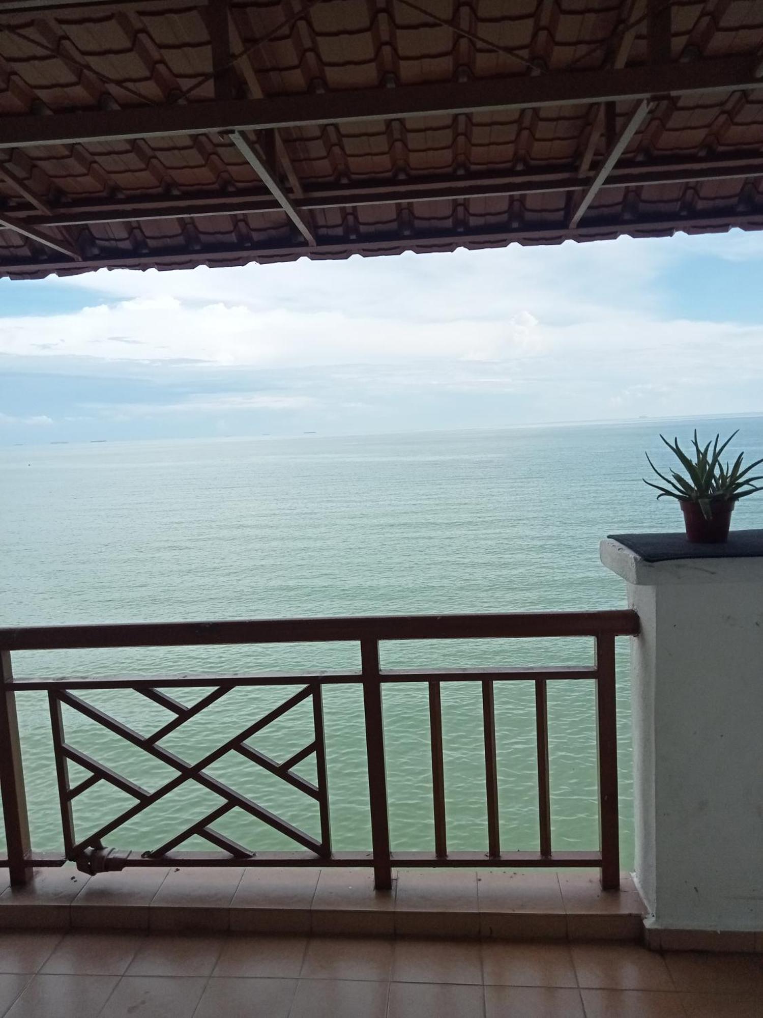 Lestari Seaview Homestay Port Dickson Zewnętrze zdjęcie